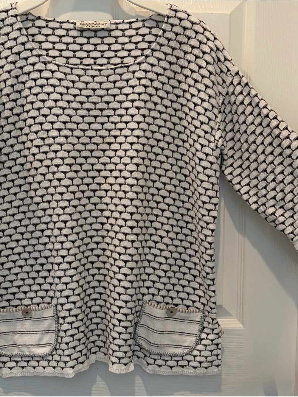 Textured Black and White Patterned Lightweight Women's Sweater Top